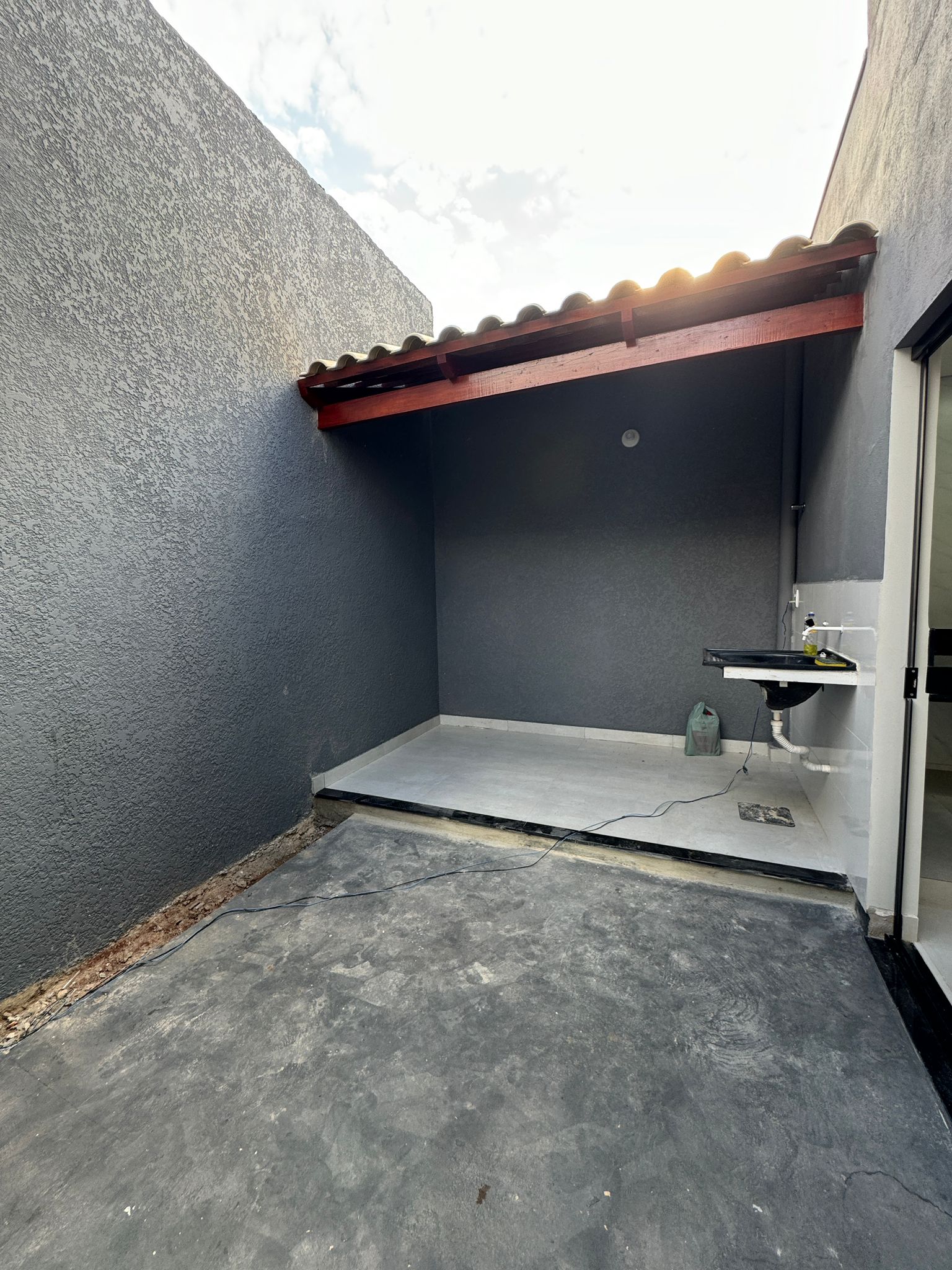 VENDO MARAVILHOSA CASA-NO NOVA SERRANA